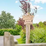 6 Bed In Near Settle Oc-ds102 Holiday home *
