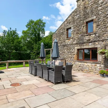 6 Bed In Near Settle Oc-ds102 Holiday home Tosside