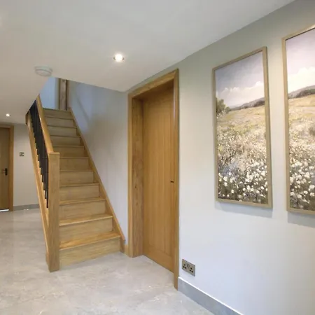 6 Bed In Near Settle Oc-ds102
