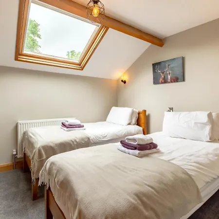 6 Bed In Near Settle Oc-ds102 Tosside