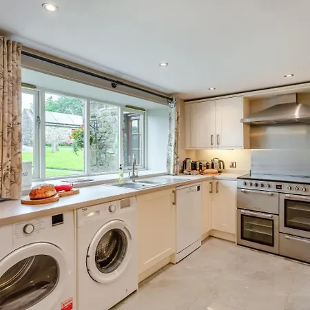 6 Bed In Near Settle Oc-ds102 Holiday home *