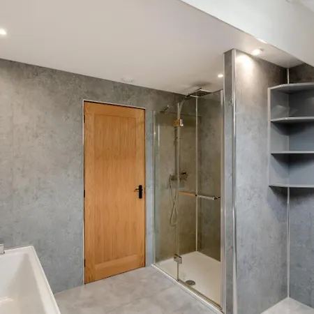 6 Bed In Near Settle Oc-ds102 *