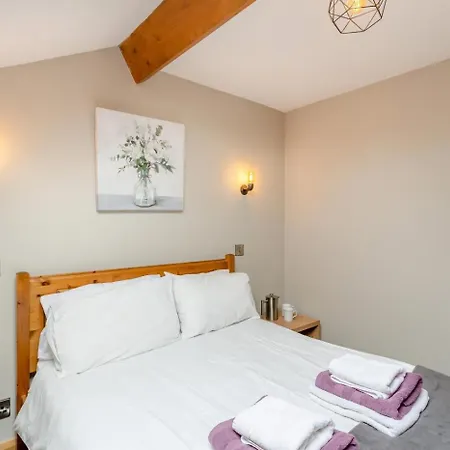 6 Bed In Near Settle Oc-ds102 Holiday home Tosside