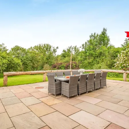 6 Bed In Near Settle Oc-ds102 Holiday home *
