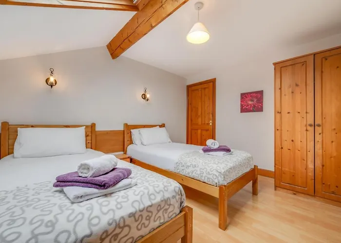 6 Bed In Near Settle Oc-ds102 *